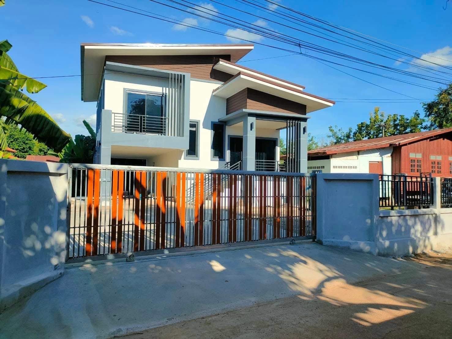 บ้านชั้นครึ่ง